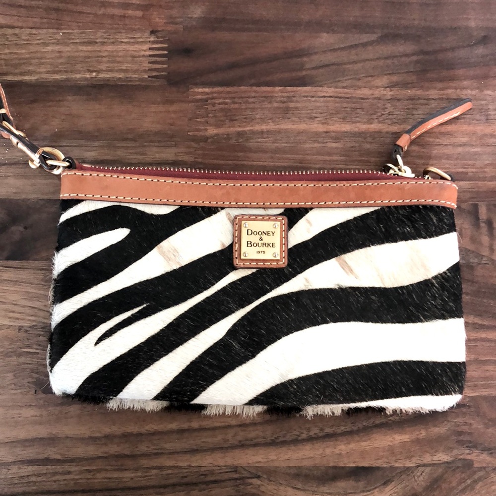 Dooney and bourke wristlet